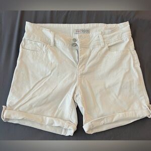 Guess Women's white Jean Shorts size 31